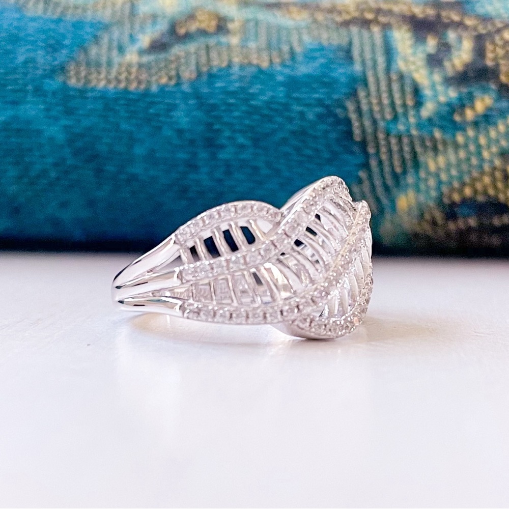 925 Elegant CZ Ring Sz 5